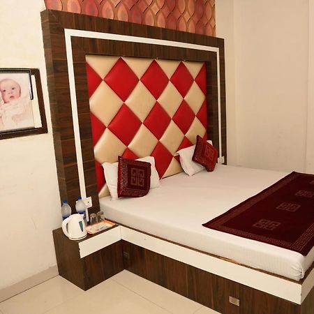 Hotel Robin Inn Амритсар Экстерьер фото