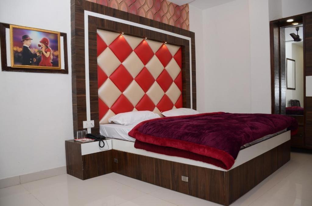 Hotel Robin Inn Амритсар Экстерьер фото