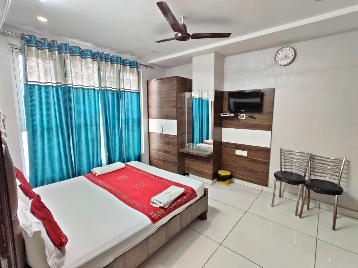 Hotel Robin Inn Амритсар Экстерьер фото