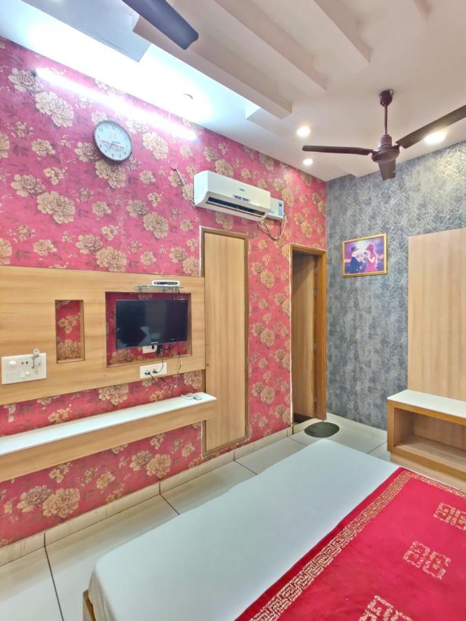 Hotel Robin Inn Амритсар Экстерьер фото