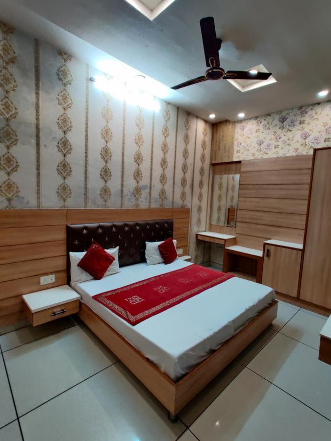 Hotel Robin Inn Амритсар Экстерьер фото