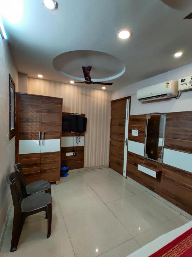 Hotel Robin Inn Амритсар Экстерьер фото