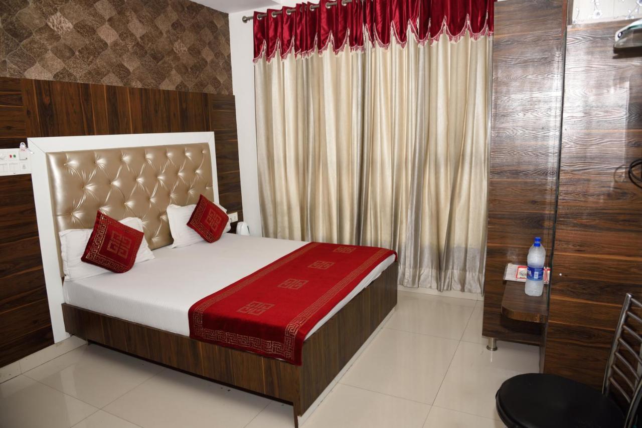 Hotel Robin Inn Амритсар Экстерьер фото