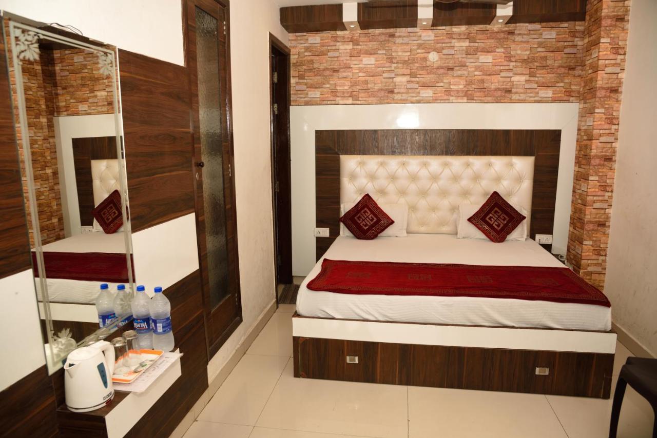 Hotel Robin Inn Амритсар Экстерьер фото